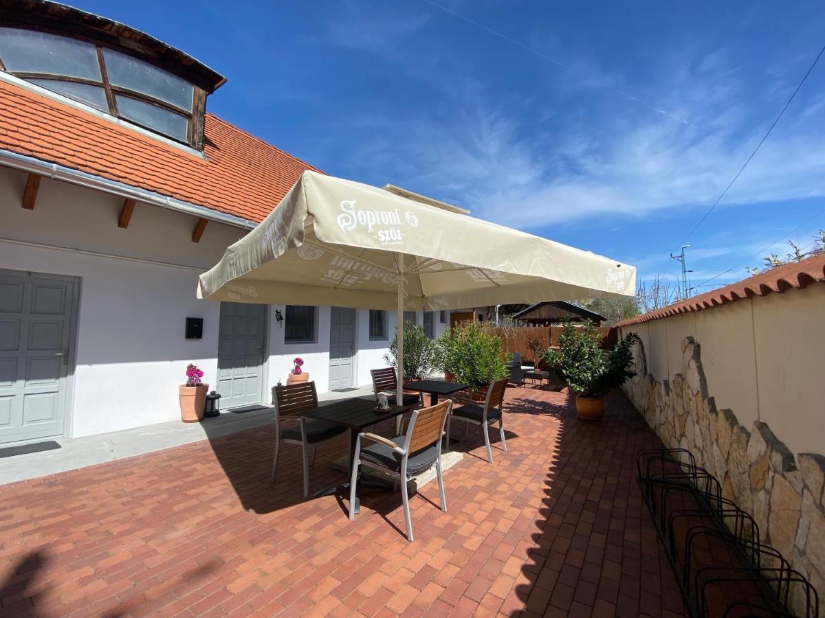 Szkita Panzio Bed & Breakfast Balatonmariafurdo Exterior photo